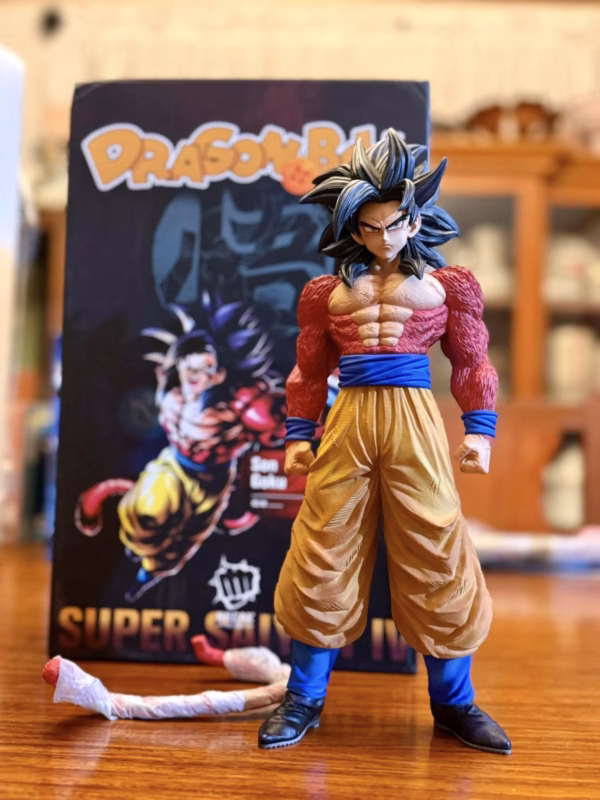 Break Studio Goku SSJ4