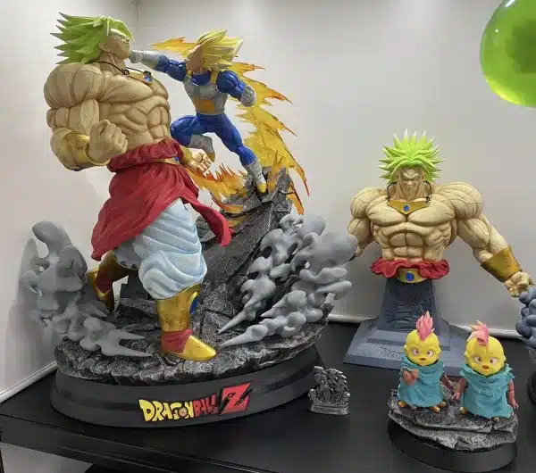 Dragon Ball Revenge Studio Broly vs Vegeta Resin Statue 1