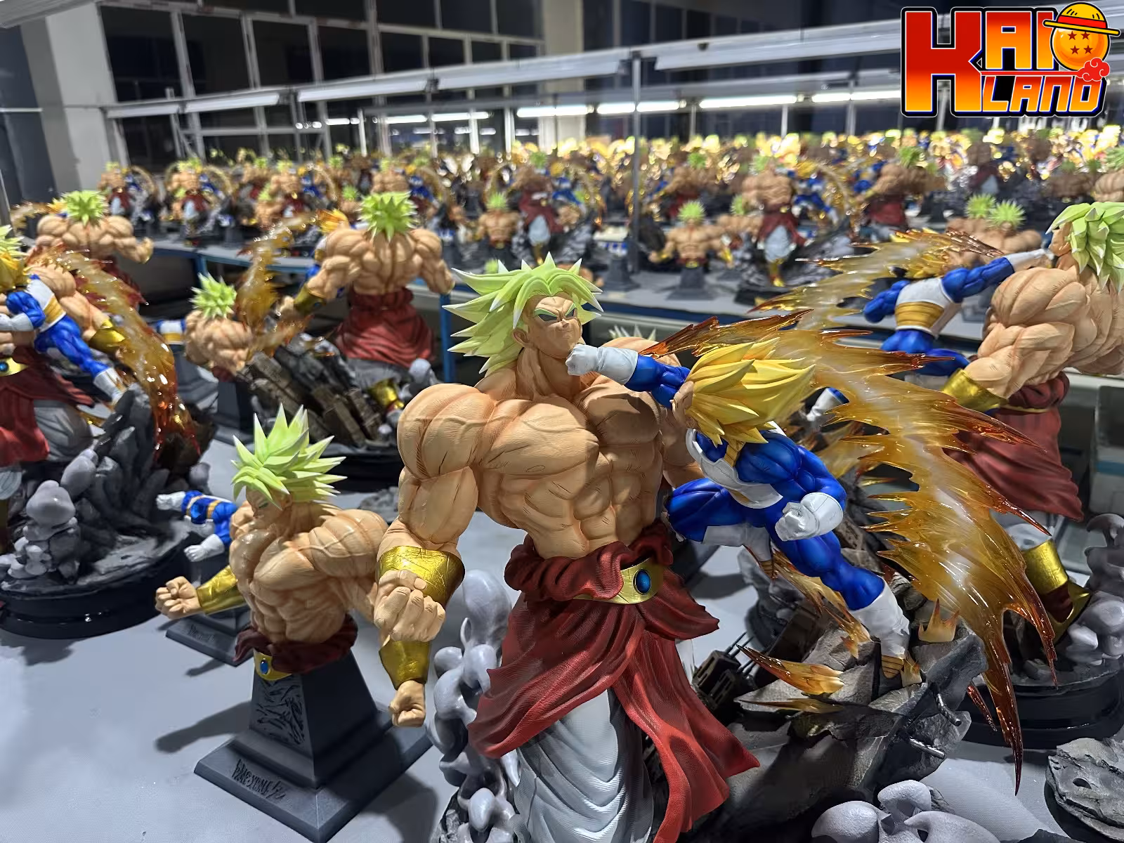 Dragon Ball Revenge Studio Broly vs Vegeta 6th Scale Resin Statue