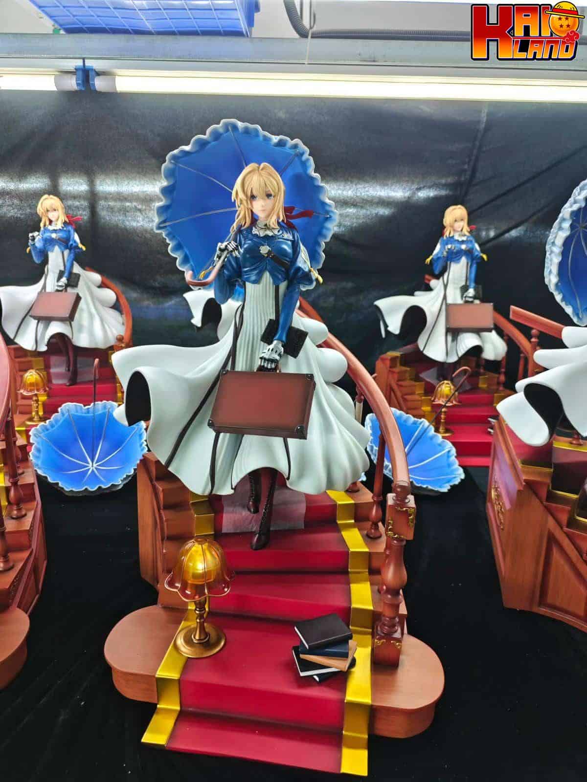 Violet Evergarden Panda Studio Violet Resin Statue