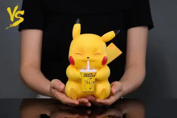 Pokemon VS Studio Pikachu Resin Statue 1