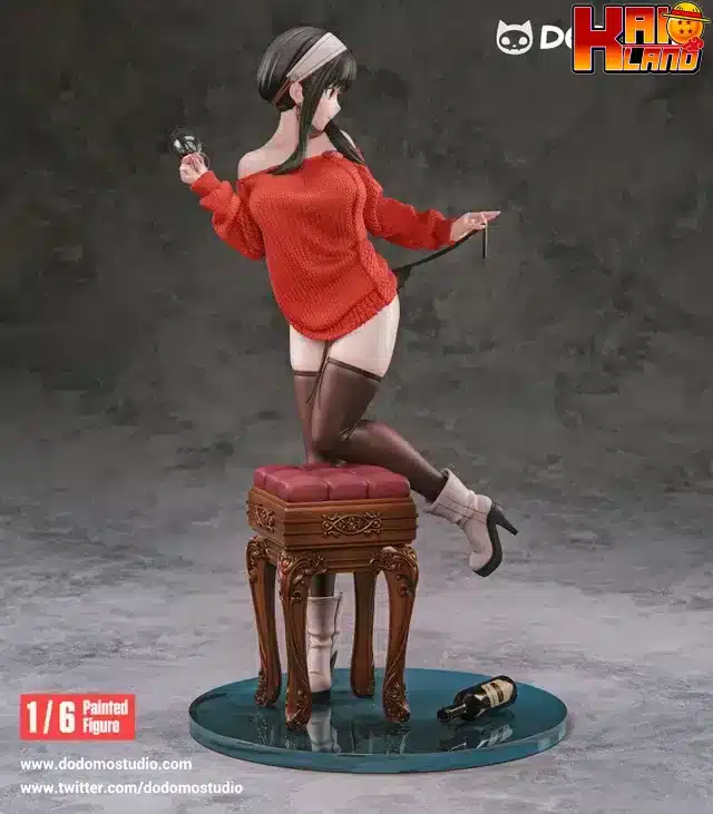 Spy × Family Dodomo Studio Yor Red Sweater Resin Statue