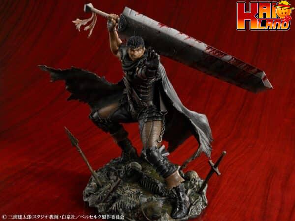 Berserk Medicos Guts Black Swordsman PVC 3