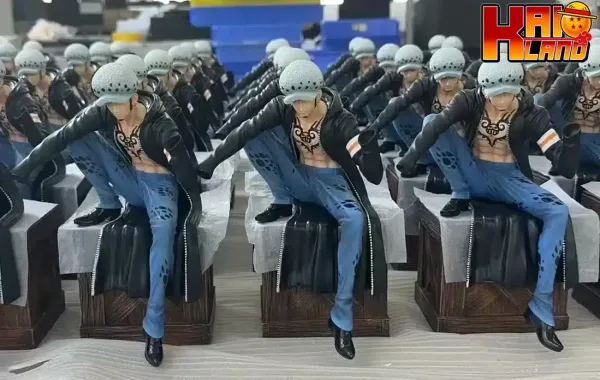 One Piece Hinami Studio Sitting Trafalgar D Water Law Resin Statue 1 1 jpg