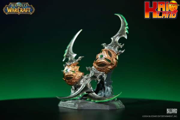 World of Warcraft Blizzard Entertainment Warglaive of Azzinoth Licensed Resin Statue 2