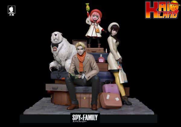 Spy × Family Big Feeler Studio White Family Portrait Resin Statue 2