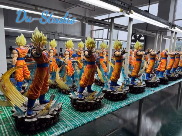 Dragon Ball Du Studio Super Saiyan Goku Resin Statue 1