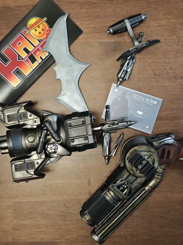DC Comics Z Studio Weapons Batman Resin Statue 3 min