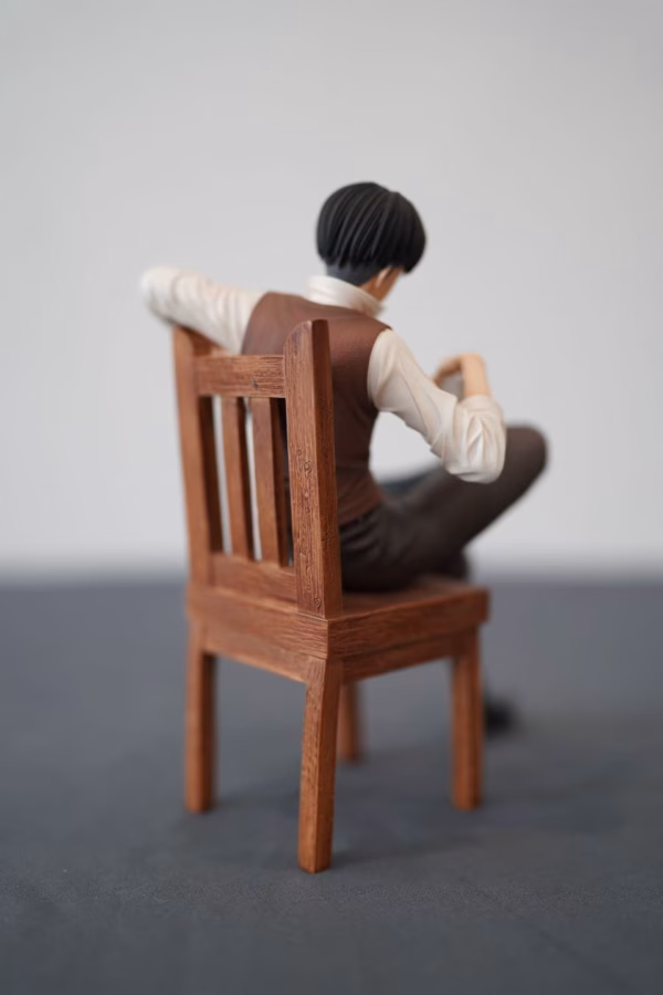Attack on Titan Titan Studio Levi Sitting Resin Statue 2