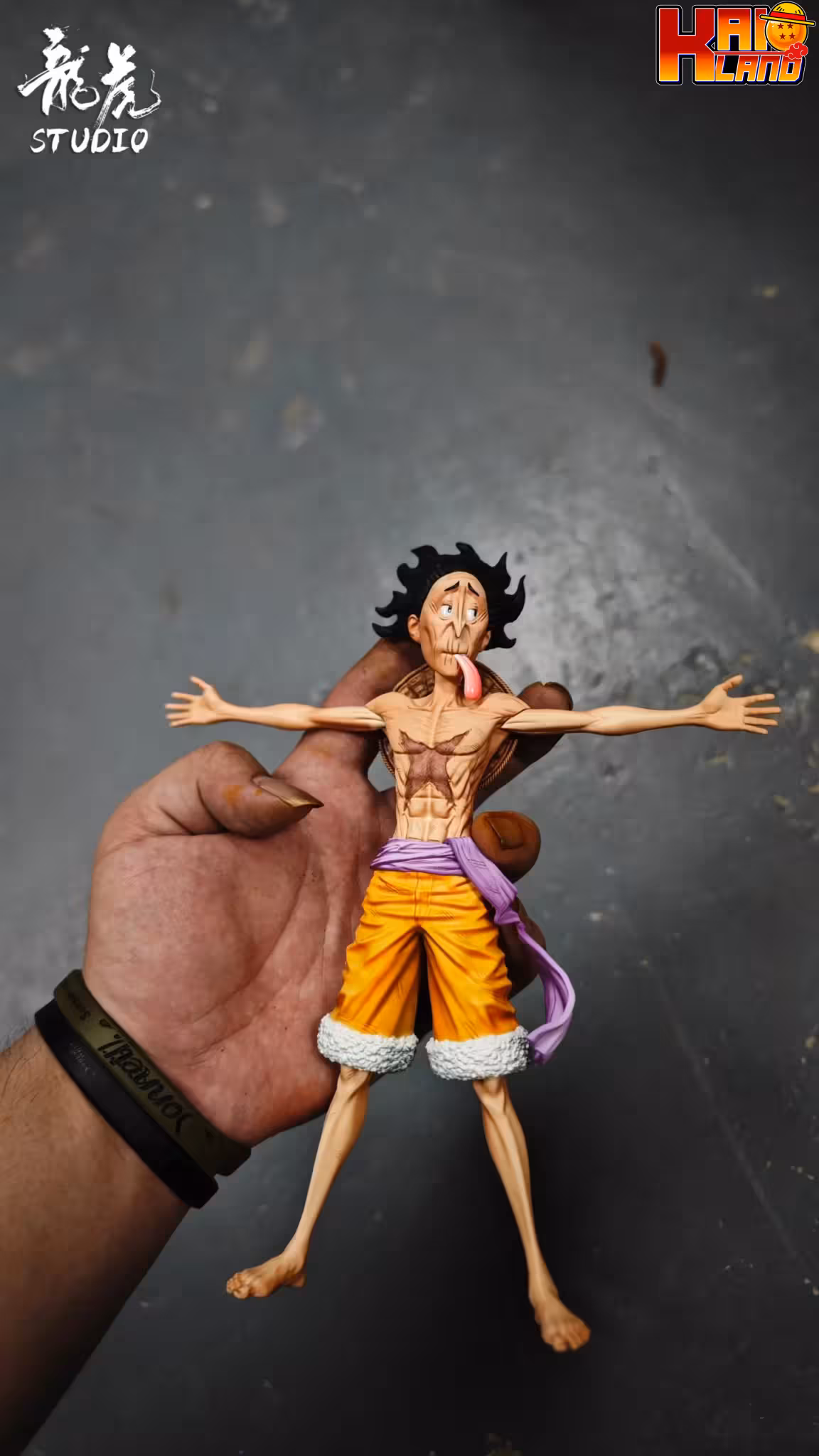 One Piece Long Hu Studio Shrunken Exhausted Old Man Luffy Resin Statue