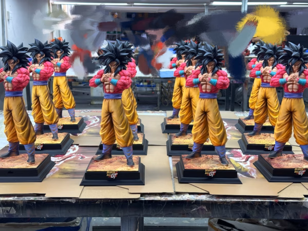 Capsule Studio Dragon Ball Super Saiyan 4