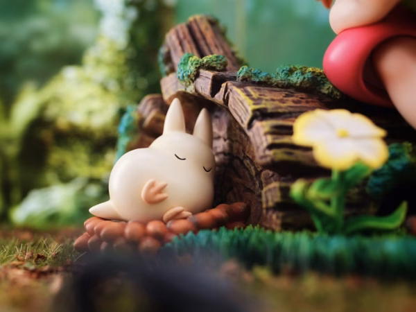 My Neighbor Totoro Long Miao Studio Hayao Miyazakis Ecological Scene Mei Holding Corn Resin Statue 4
