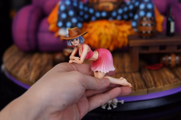 One Piece Tian Xie She Studio Seated Teach x Kurohige Resin Statue 4