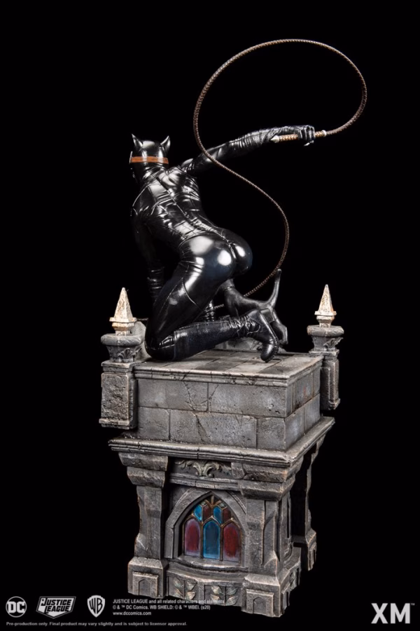 DC XM Studio Catwoman Rebirth Resin Statue 3