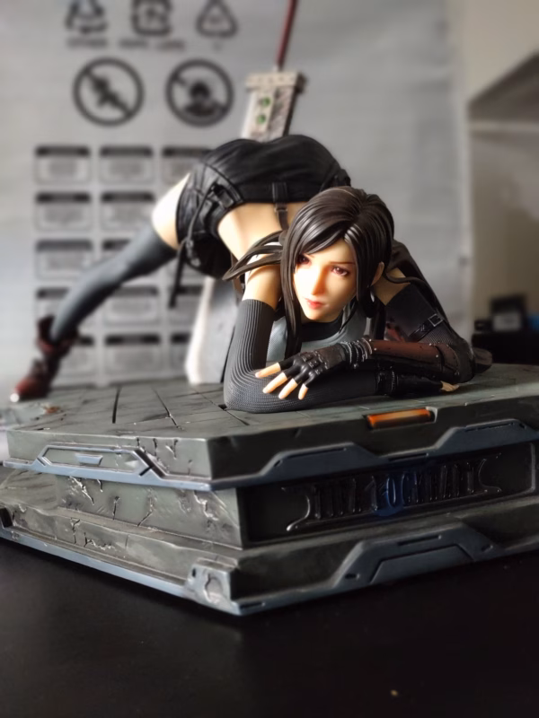 Final Fantasy EA Studio Tifa Resin Statue 2