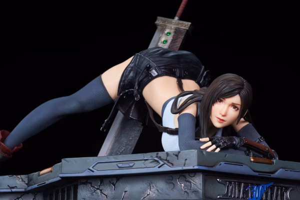 Final Fantasy EA Studio Tifa Resin Statue 3