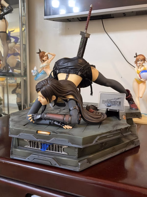 Final Fantasy EA Studio Tifa Resin Statue 4