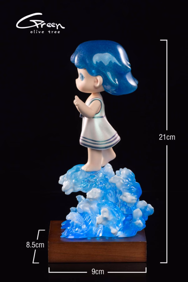 Green Olive Tree Studio Lumina Sea ​​Walking Resin Statue 4