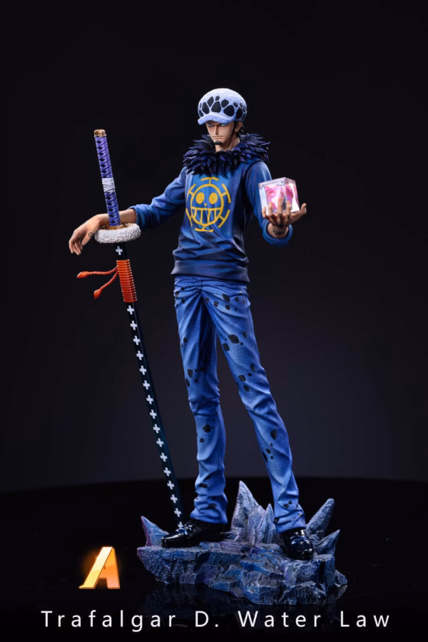 One Piece LX x SY Studio Trafalgar D Water Law Resin Statue 1