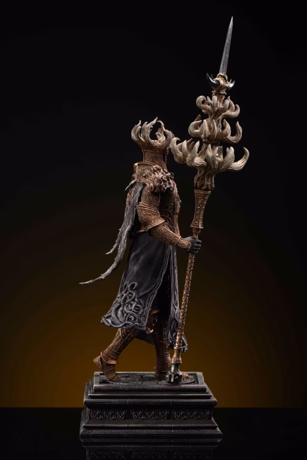 Elden Ring SWORD x WING Studio Crucible Knight Resin Statue 3
