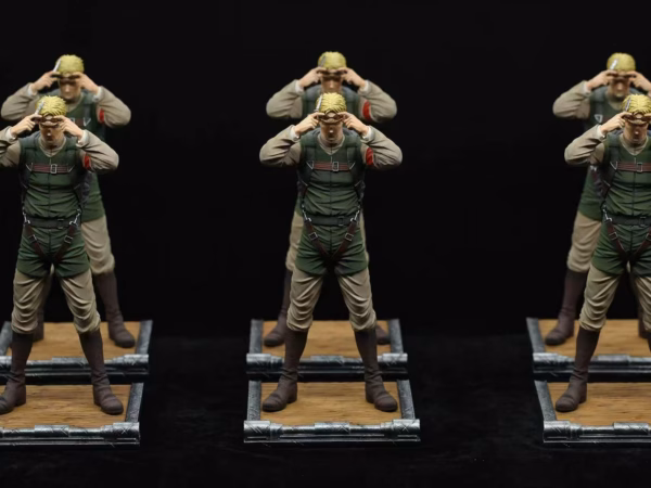 Attack On Titan Chikara Studio Reiner Braun Parachuting Resin Statue