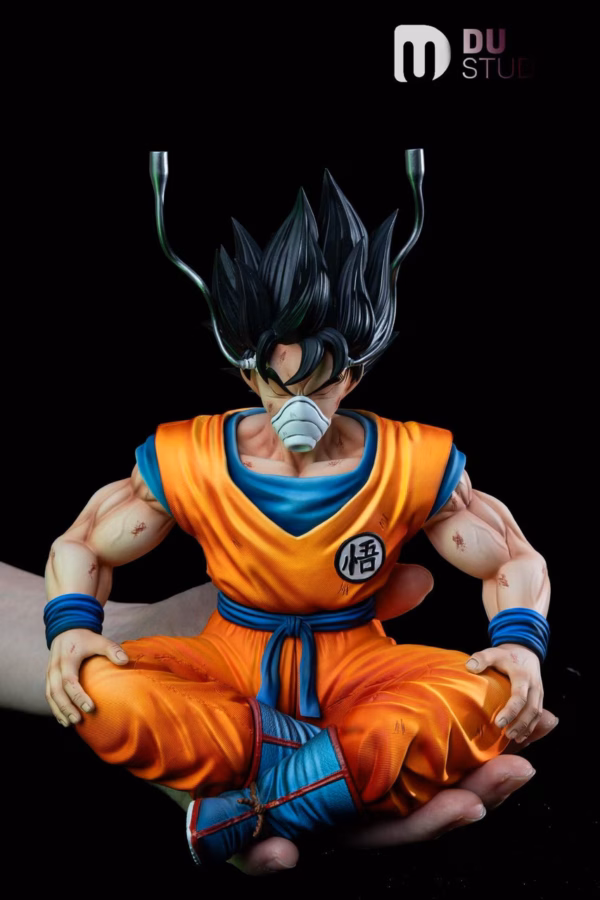 Dragon Ball DU Studio Goku Treatment Cabin Resin Statue 6