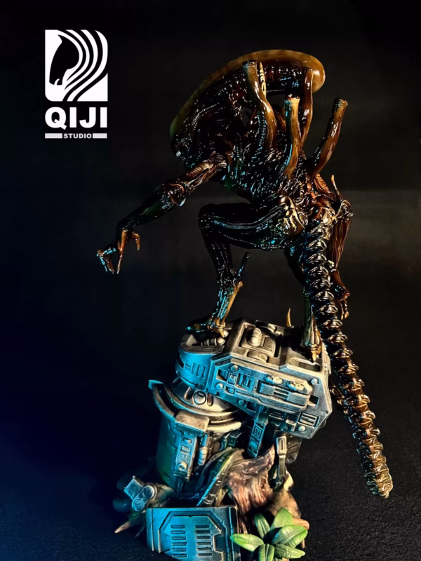 Alien QiJi Studio Alien Resin Statue 1