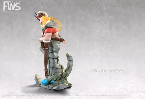 Atelier Ryza FWS Studio Reisalin Stout Resin Statue 3