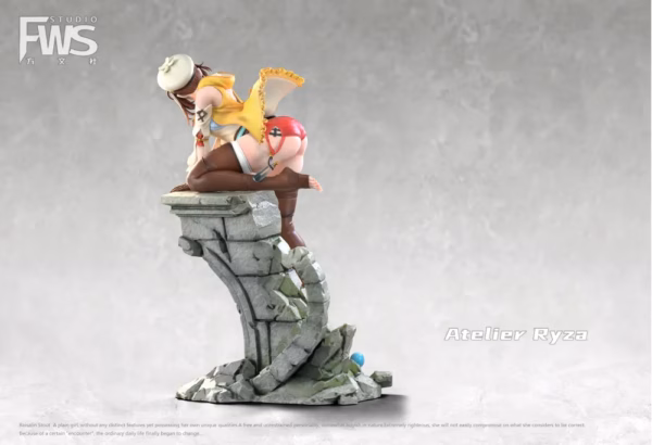 Atelier Ryza FWS Studio Reisalin Stout Resin Statue 4