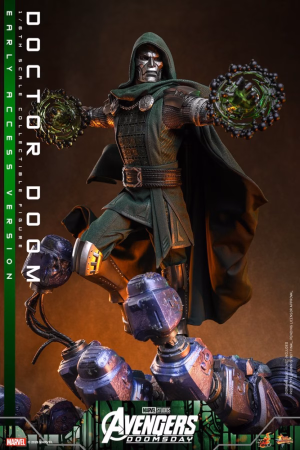 Marvel Hot Toys Doctor Doom Licensed 4