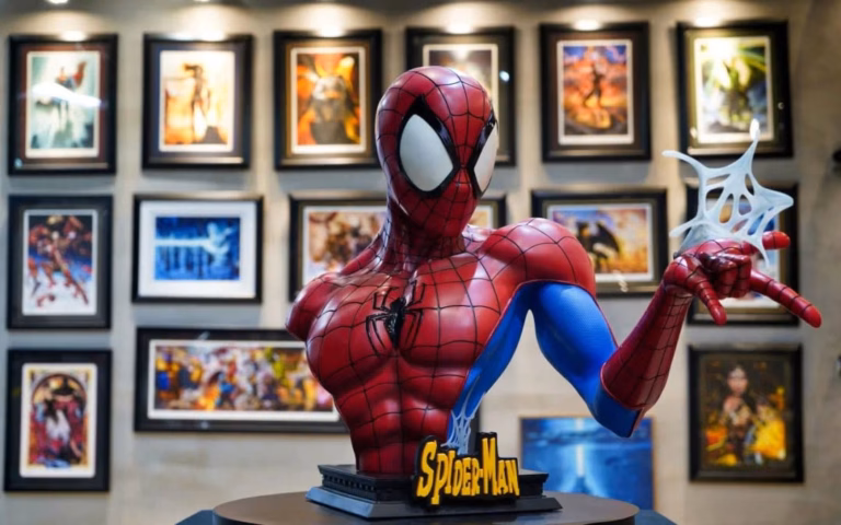 Marvel Queen Studio Comic Spider Man bust Licensed Resin Statue