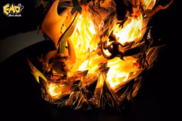 Pokemon EMO Studio Charizard Resin Statue 2