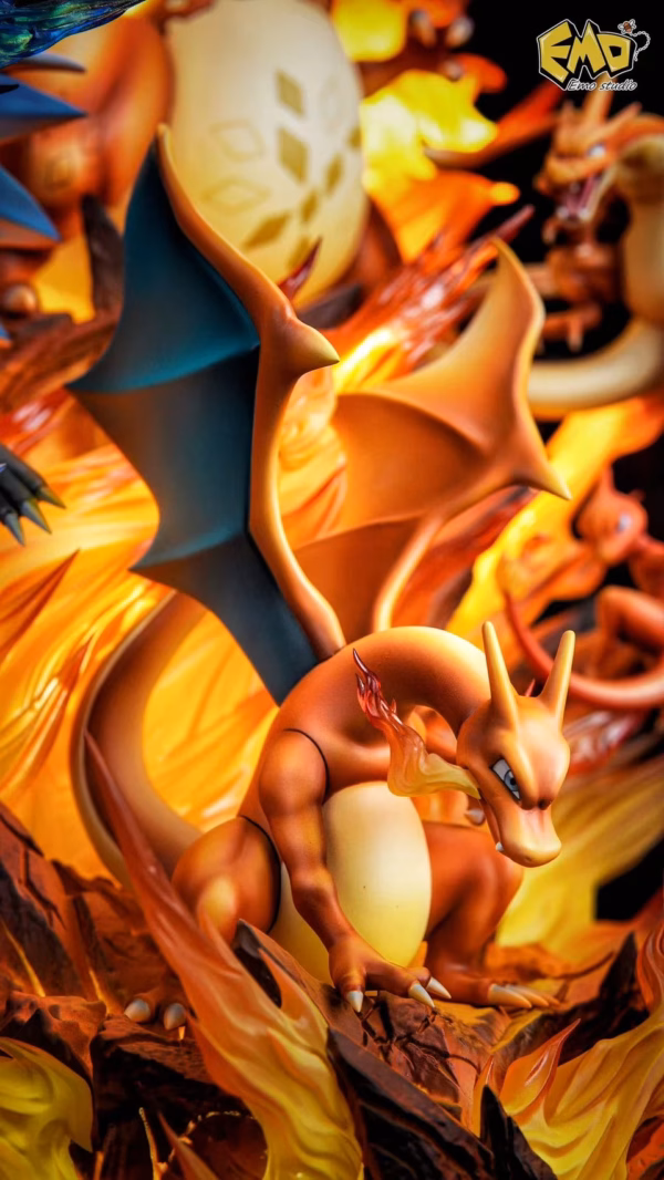 Pokemon EMO Studio Charizard Resin Statue 5